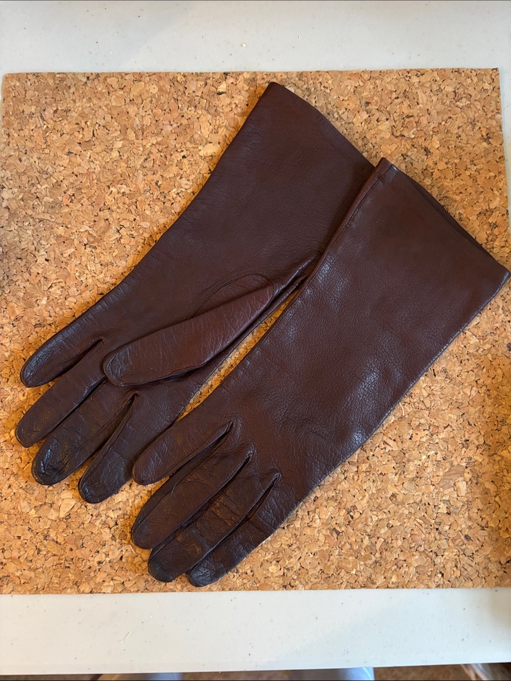 Women's Classic Brown Leather Gloves